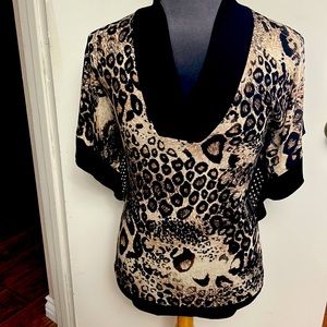 NWOT Cameo small women’s animal print blouse